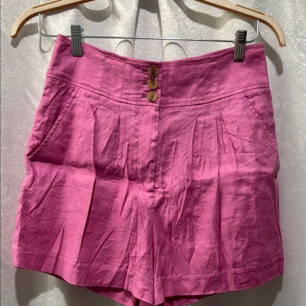 Elie Tahari Pink High Waist Shorts with Tailored Pleats